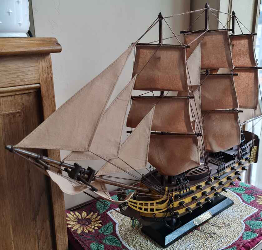Макетен класически кораб от дърво, HMS VICTORY,  внос от Нидерландия. 2